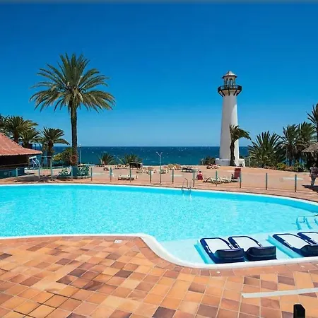 Relax In Front Of The Sea *